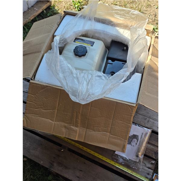 Gasoline Engine w/ Manual – NEW in Box