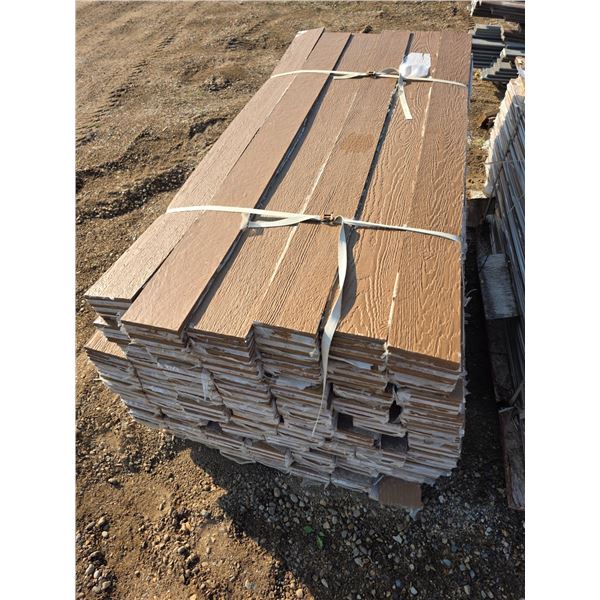 Flat top picket composite fencing- approx 67 bundles- 72" by 5.3"W- 6 pieces per bundle- * some piec