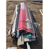 Image 1 : Assorted trim and vinyl siding- 11ft length