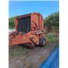 Image 4 : International 2400 baler-* see description*