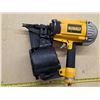 Image 1 : Dewalt 38mm-70.75mm Air Nailer - Works