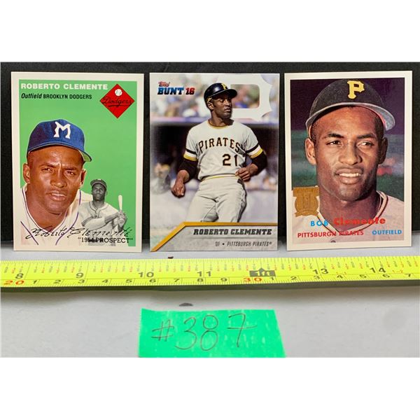 (3) Roberto Clemente Baseball Cards