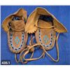 Image 1 : Pair of baby-size hand-stitched moose hide beaded mocassins, good condition