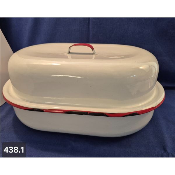 Large red/white enamel roaster, excellent condition, few minor chips, shiny finish