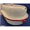 Image 3 : Large red/white enamel roaster, excellent condition, few minor chips, shiny finish