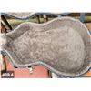 Image 4 : Vintage well-made cloth-covered wooden guitar case, with a plush interior, great condtion overall, s