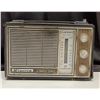 Image 1 : Vintage Minerva Transistor Radio