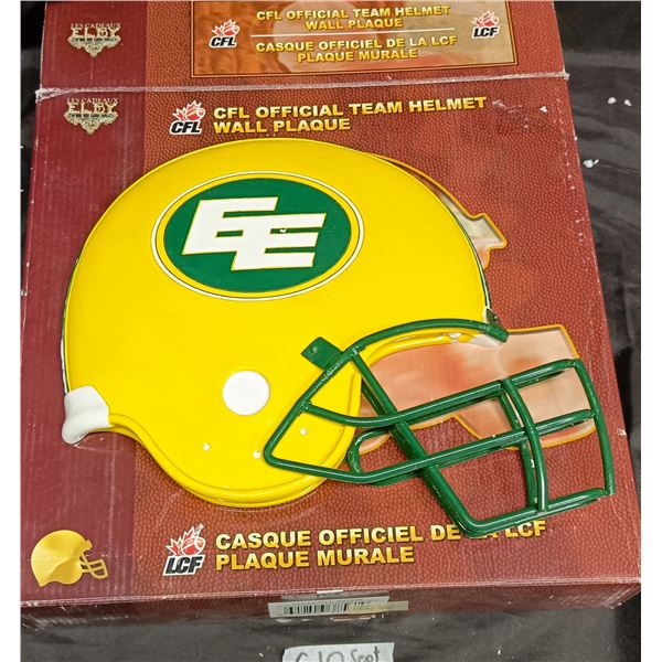 CFL Official Team Helmet Edmonton Eskimos Wall Plaque (ELBY)