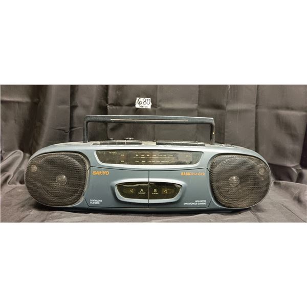 Sanyo AM/FM Radio & Tape Deck – Needs Batteries