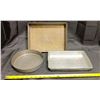 Image 1 : (3) Cake Pans