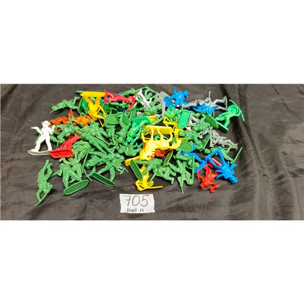 Lot of Plastic Figurines – Army Men, Western Theme, etc.