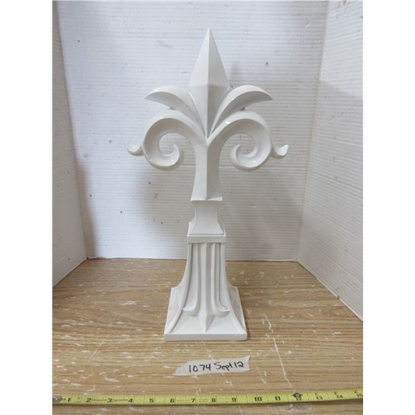 Fleur-de-Lis ornament (18 inches tall)