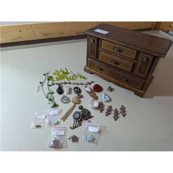 Musical jewellery box with contents