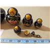 Image 3 : Nesting doll, painted eggs