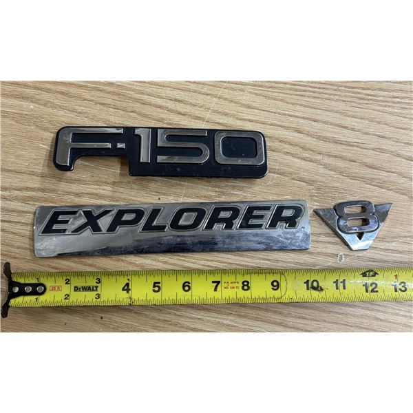 Ford Explorer exterior nameplate or fender/liftgate emblem.