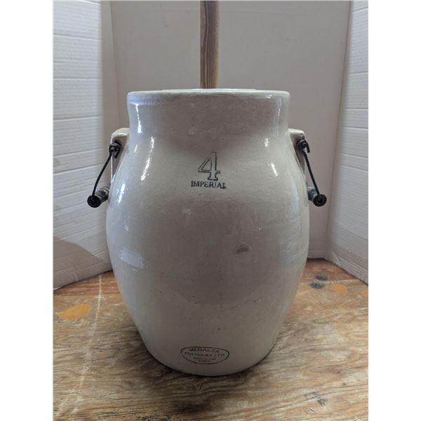 4-Gal Medalta Butter Churn w/ Lid and Paddle – no chips or cracks