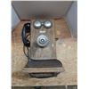 Image 1 : Antique Telephone