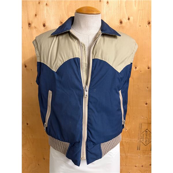 Treeline Jacket - Size Regular.