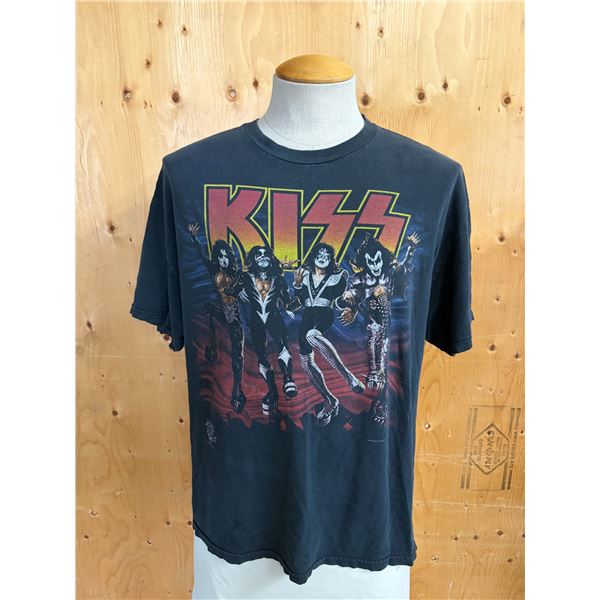 Vintage 1996 KISS "20 Years of Destruction" Destroyer tour or anniversary t-shirt featuring the icon