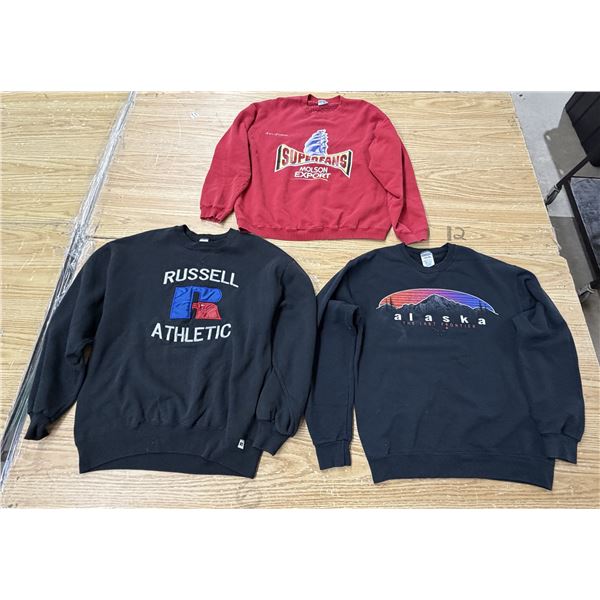 (3) Sweatshirts. Size M, L and XL.