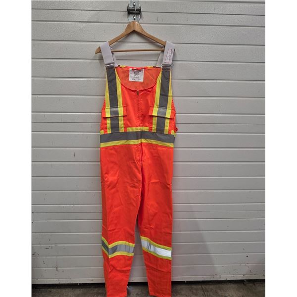 Futura Workwear high-visibility orange workwear garment. Size XXL (New) (Length 62")