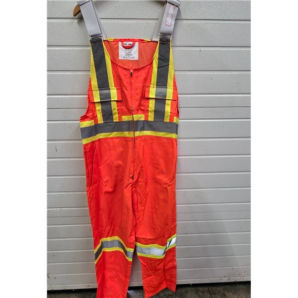 Futura Workwear high-visibility orange workwear garment. Size L (New) (Length 62")