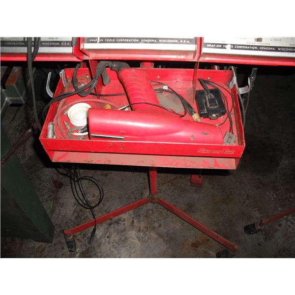 Snap-On MT539 amp/volt meter with stand on casters