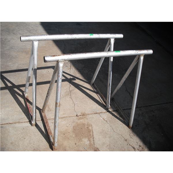2 steel sawhorses