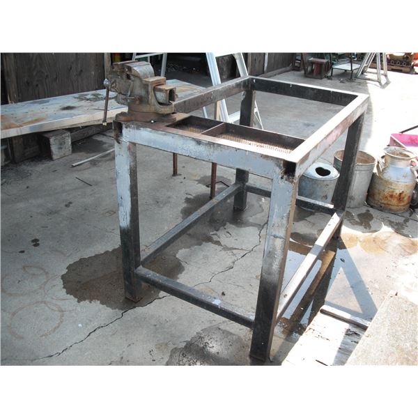 steel work stand w/ #4 bench vice - 48"x30"x36"H