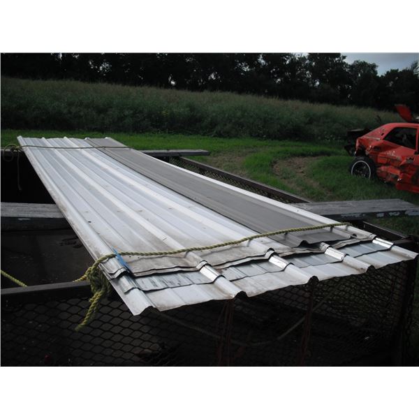 lot of metal siding - approx. 18 sheets, most is 12ft x 38"
