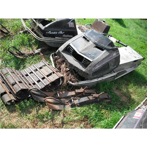 Arctic Cat Cheetah 440 snowmobile - for parts or project