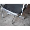 Image 3 : 3 vintage chairs - 1 on wheels