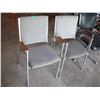 Image 4 : 3 vintage chairs - 1 on wheels