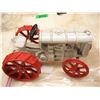 Image 3 : cast iron Fordson tractor toy - marked 1425, 6" long