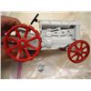 Image 4 : cast iron Fordson tractor toy - marked 1425, 6" long