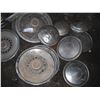 Image 3 : lot of hubcaps - ford, chevrolet