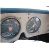 Image 10 : International R-130 w/ box & hoist SER: 15335C