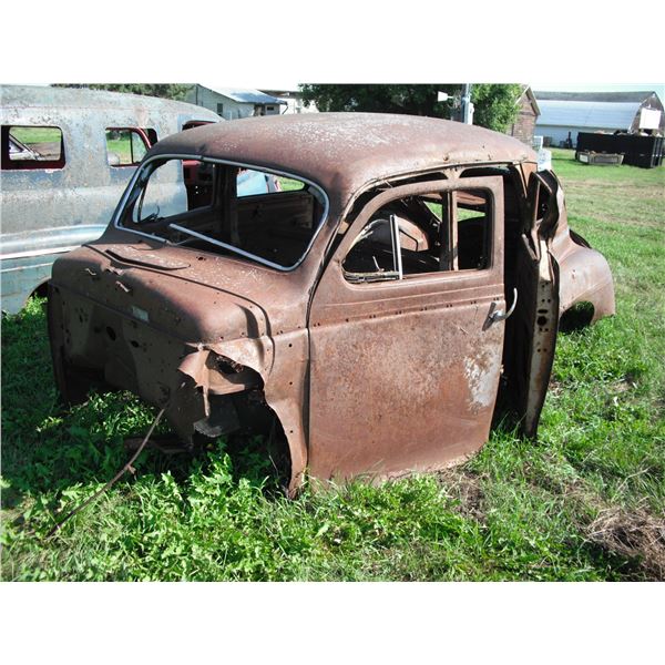 Dodge Model D14 4dr sed body: 1435 w/ suicide doors