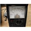 Image 2 : multimeters, wire strippers, micrometer, etc.