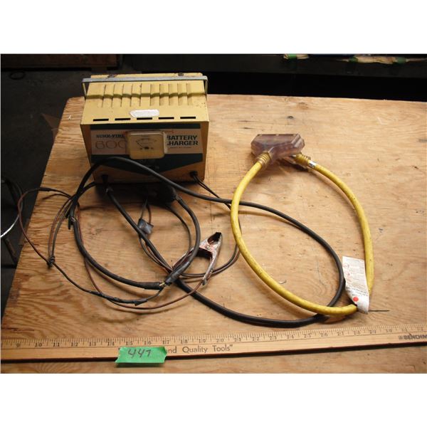 Surefire 600 battery charger w/ extension cord