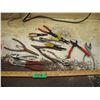 Image 1 : assorted pliers