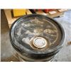 Image 4 : 5 gallon pail of 15W-40 diesel engine oil