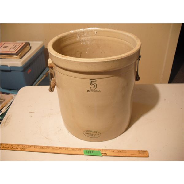 5 gallon Medalta crock w/ handles