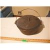 Image 1 : 10" cast iron pot with lid - made in Taiwan