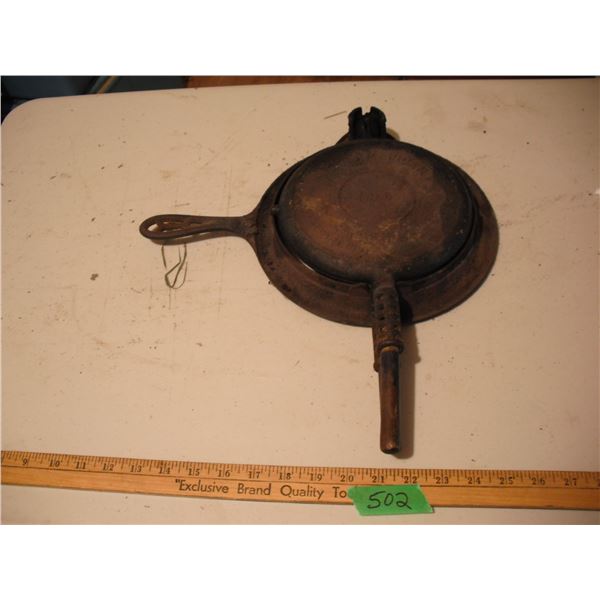 New American No. 8 cast iron waffle maker