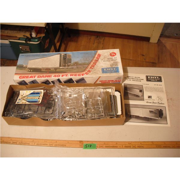 ERTL Great Dane 40ft reefer trailer model kit - looks complete