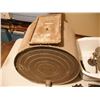 Image 2 : 2 meat grinders, botter churn and tray