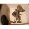 Image 5 : 2 meat grinders, botter churn and tray