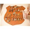Image 5 : apple peeler, decorative spoons and thermometer