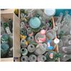 Image 5 : pallet of bottles, jars, skates, croquet set, etc.